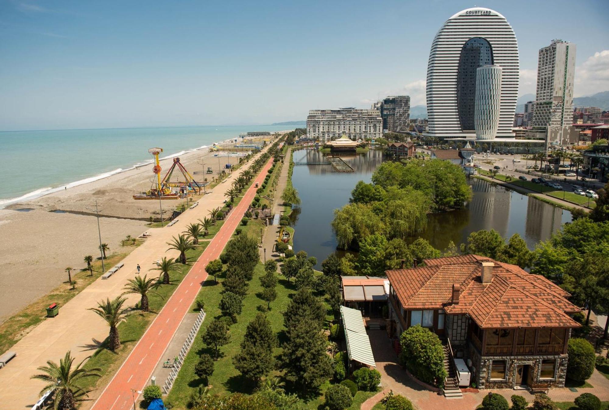 Orbit City Batumi Hotel Exterior photo